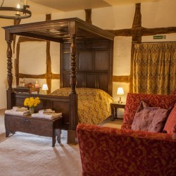 Four Poster Bedroom Blackmore Farm Bed and Breakfast