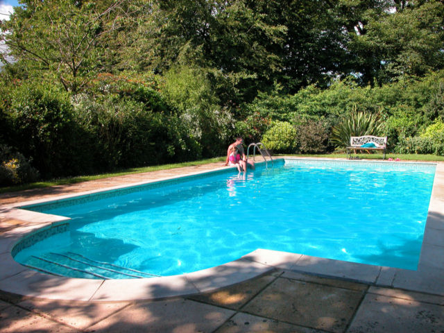 Burnville House the Red barn Swimming pool