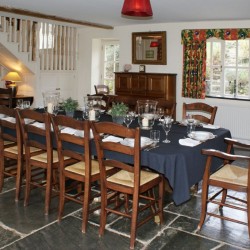 Burnville House, The Coach House Dining table