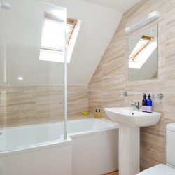 Cardross, Arnvicar Bathroom