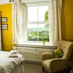 Dowfold House B&B guest bedroom