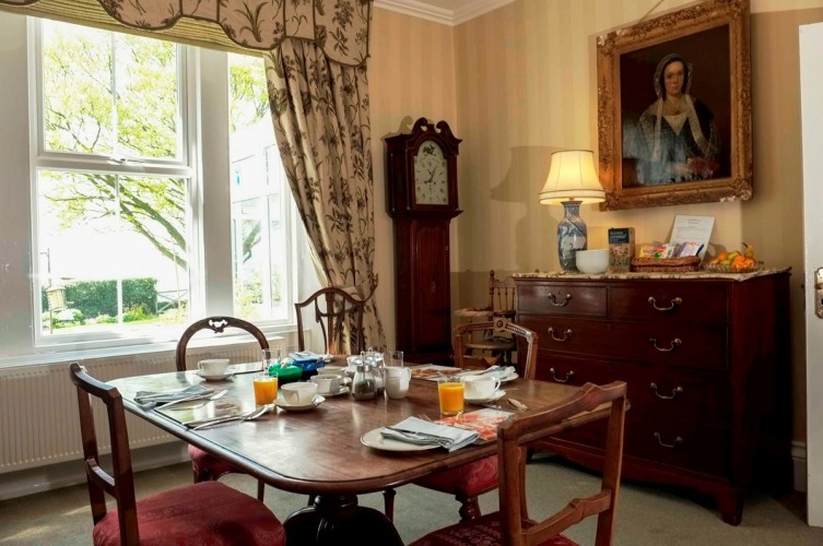 Dowfold House B&B guest dining room
