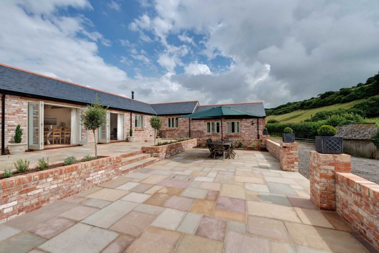 Wrackleford estate Langford Valley Barn self catering patio