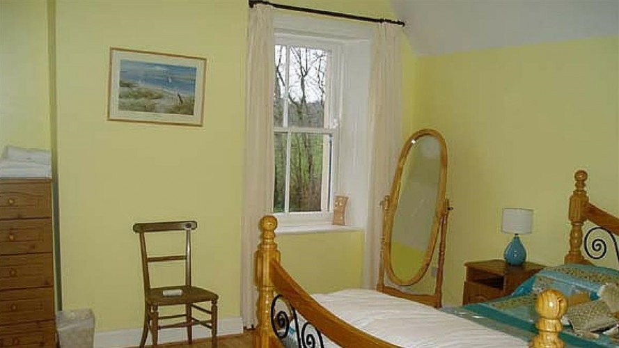 Gardener's Cottage at Temple House bedroom