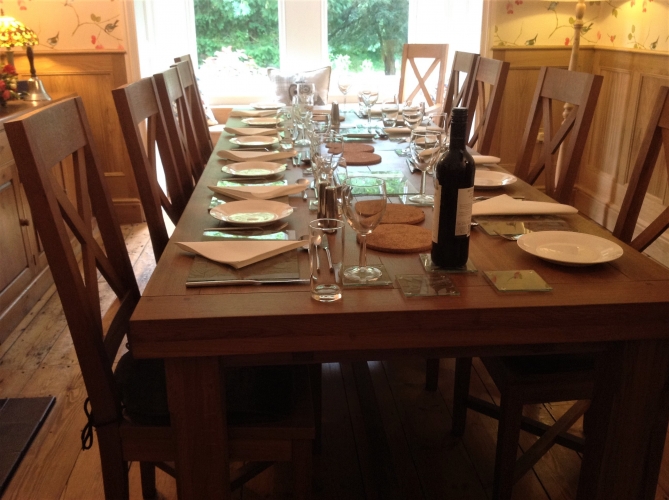 Derwent House self-catering Dining table