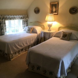 Bullocks Horn Cottage guest bedroom