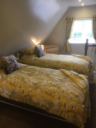 Harmony House Willow Cottage B&B twin bed